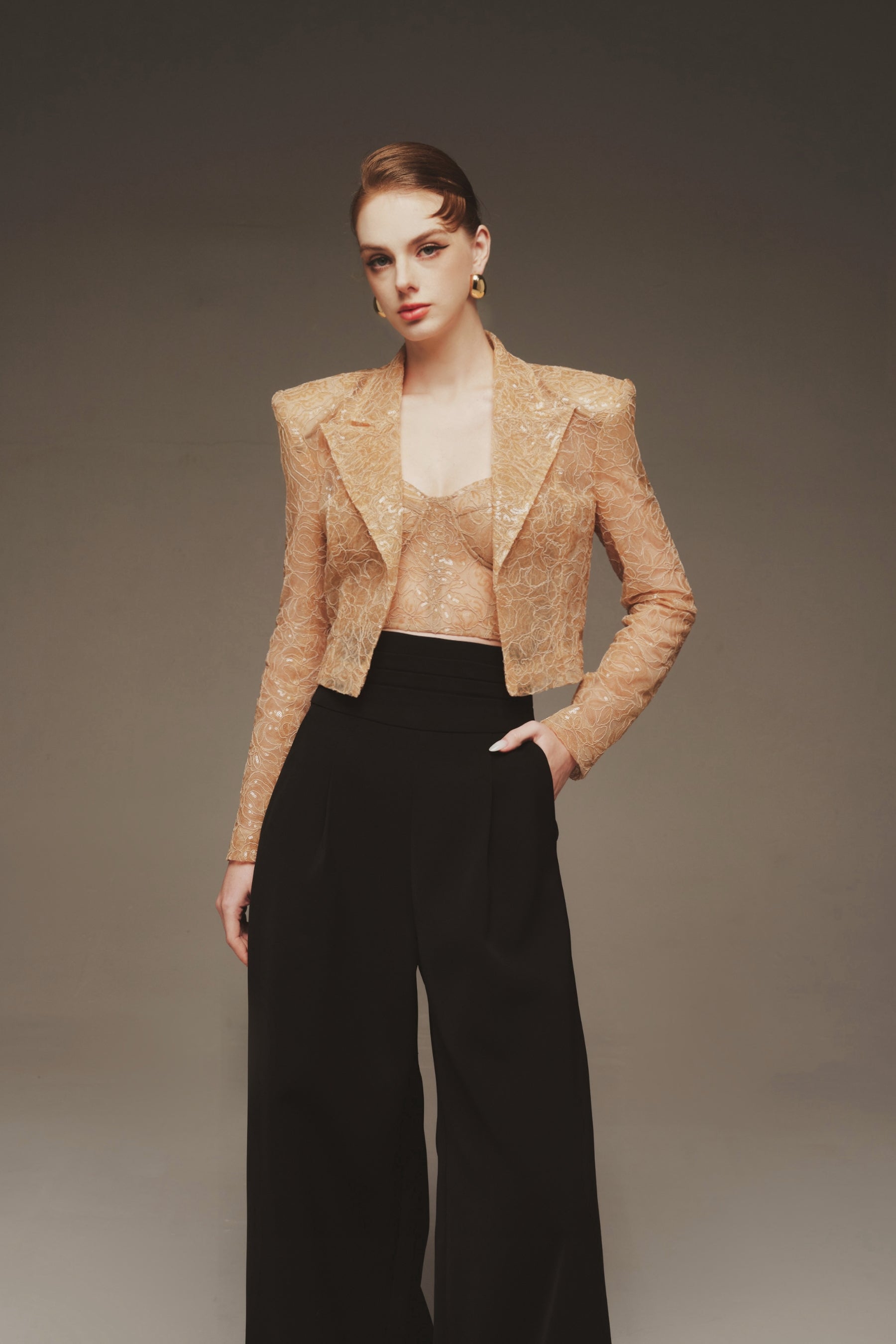 Bộ Áo Bralette Kim Sa và Blazer Lửng